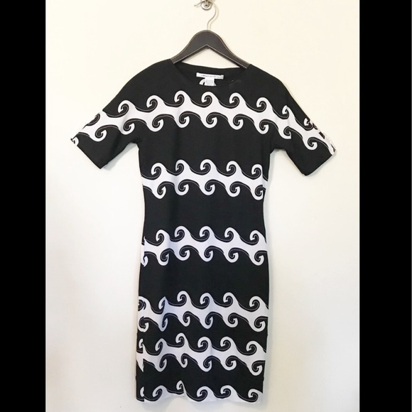 Diane Von Furstenberg Mod Dress - Picture 2 of 2